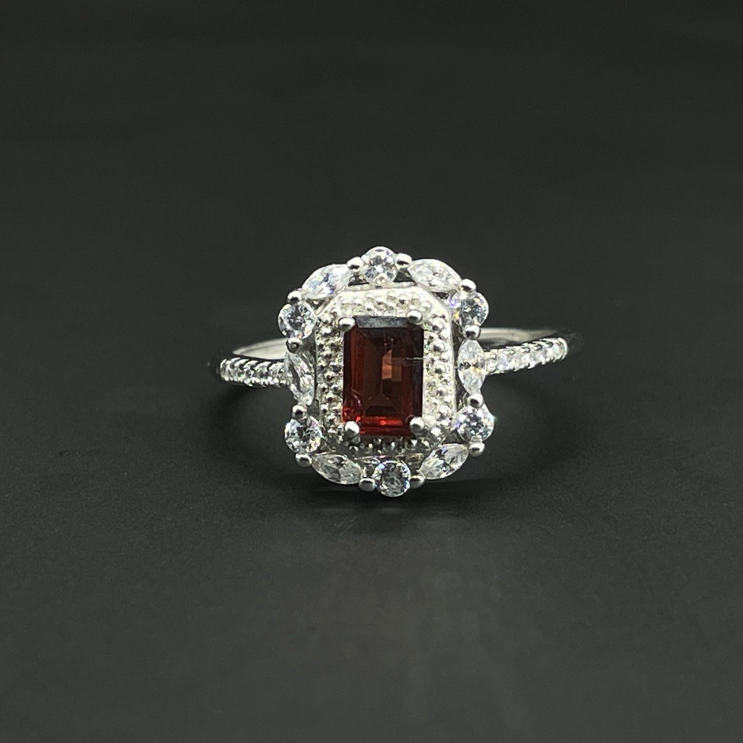 Ring | Garnet