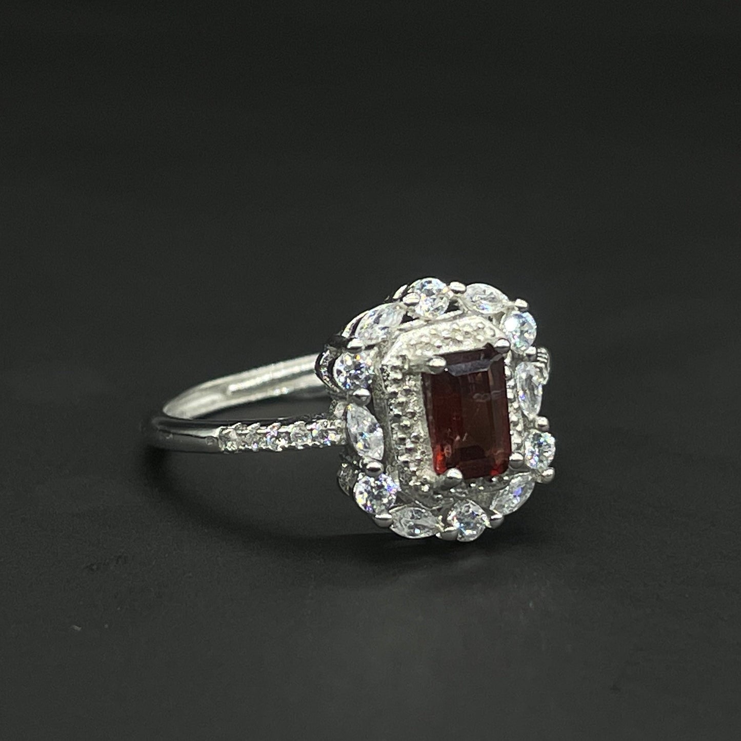 Ring | Garnet