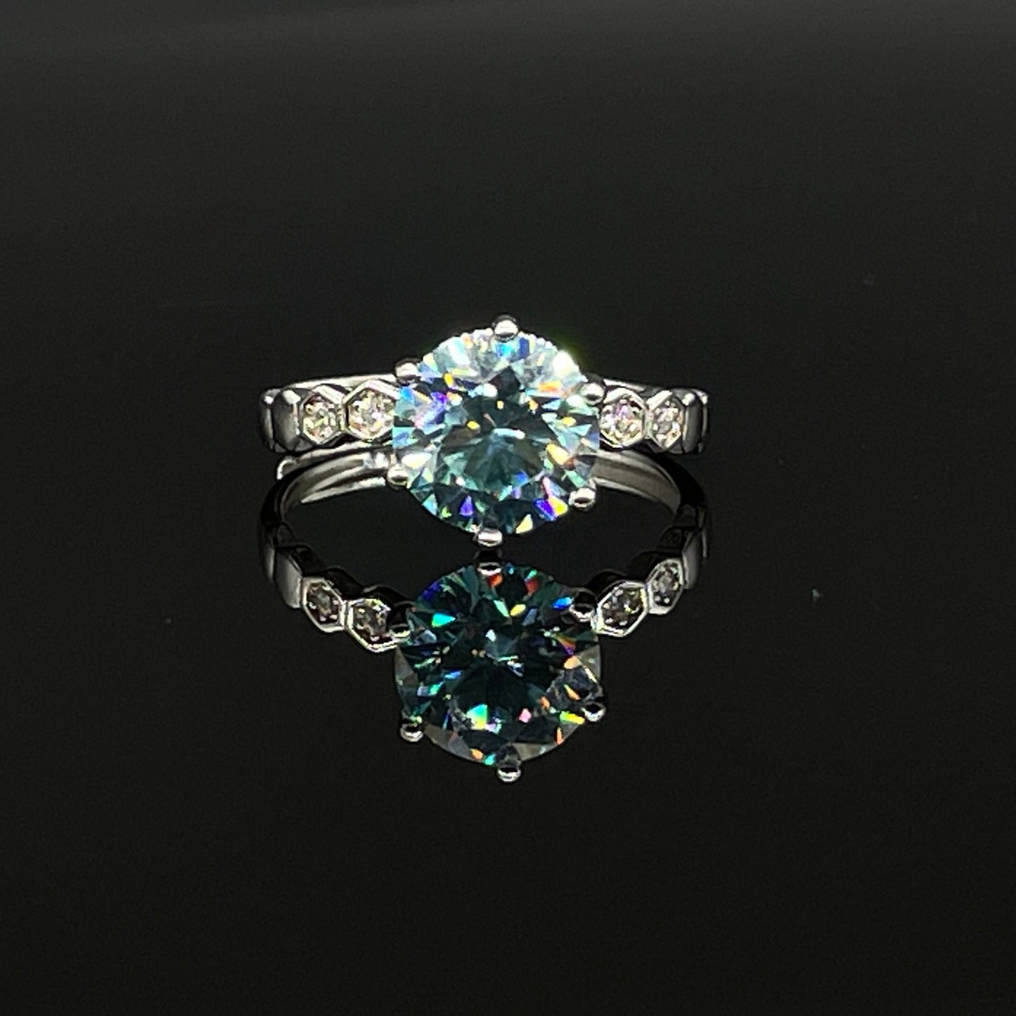 Ring | Moissanite (2.0ct)