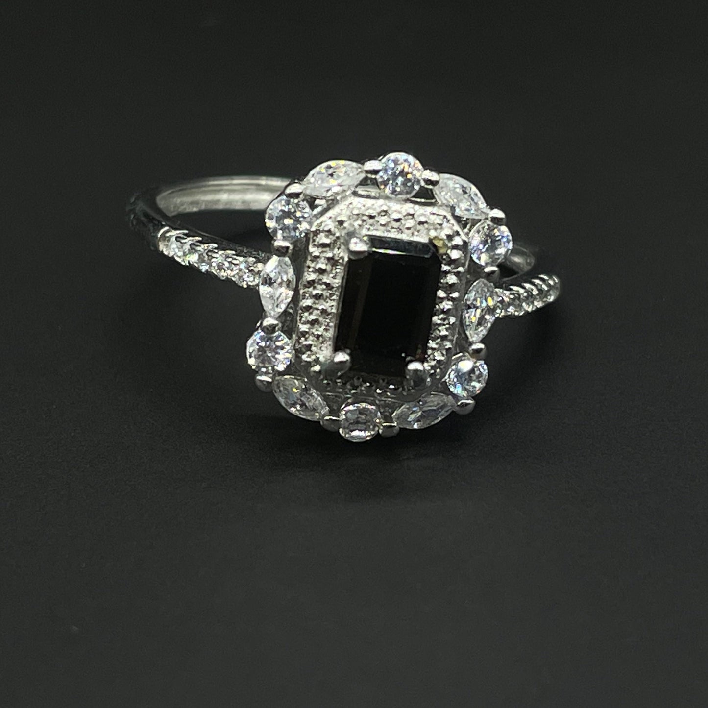 Ring | Garnet - Deep Red