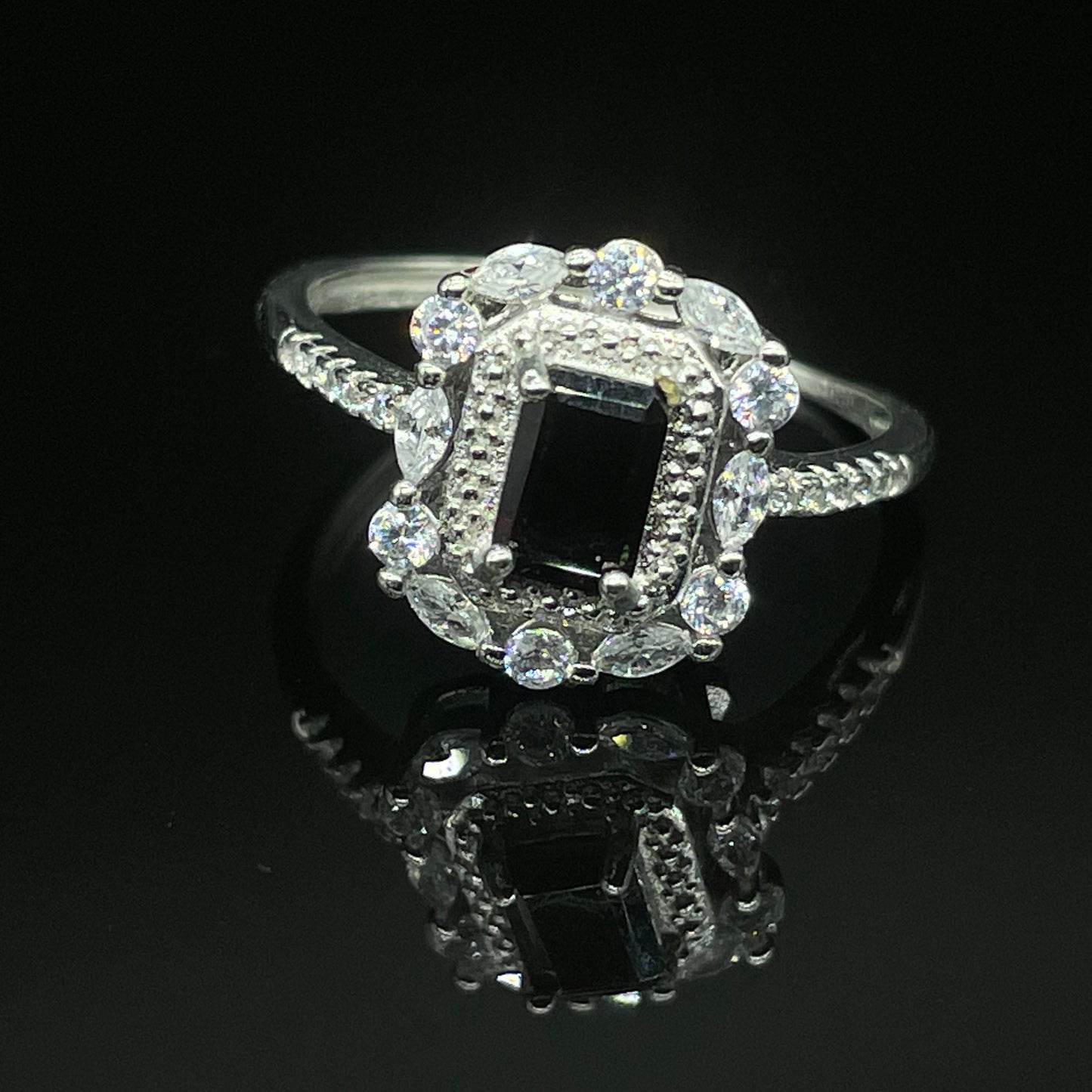 Ring | Garnet - Deep Red